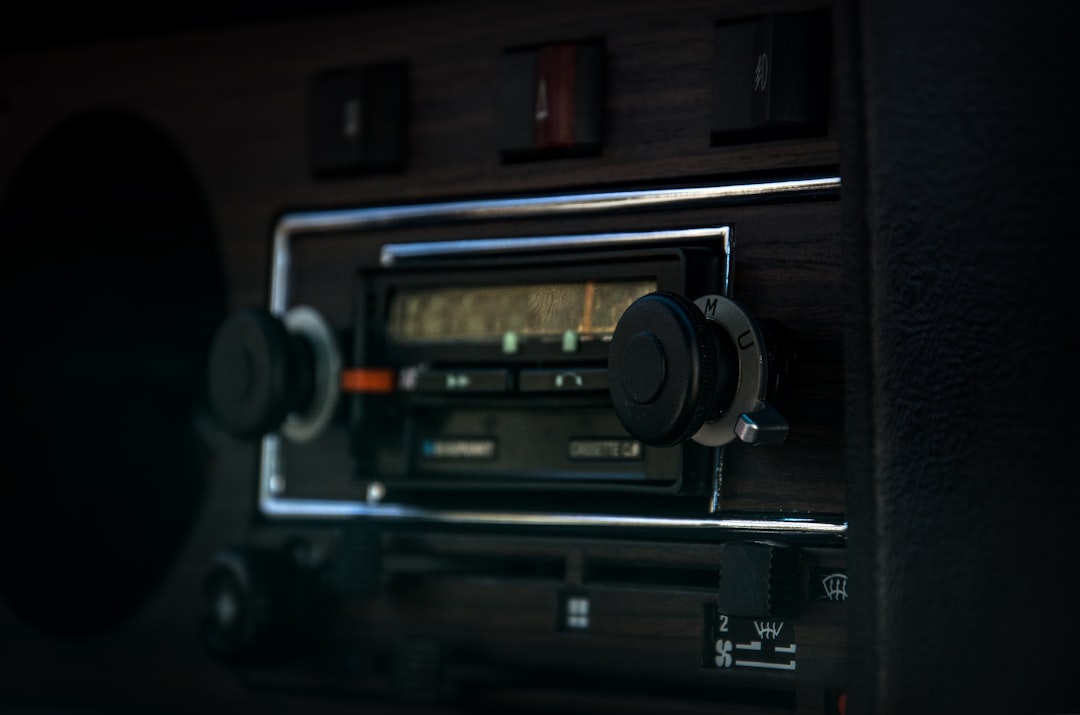 1-DIN autoradio in een auto